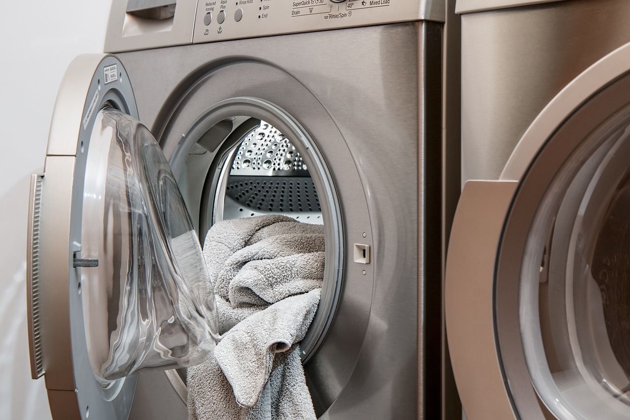 Bicarbonate de soude et machine à laver : Nettoyer efficacement ?